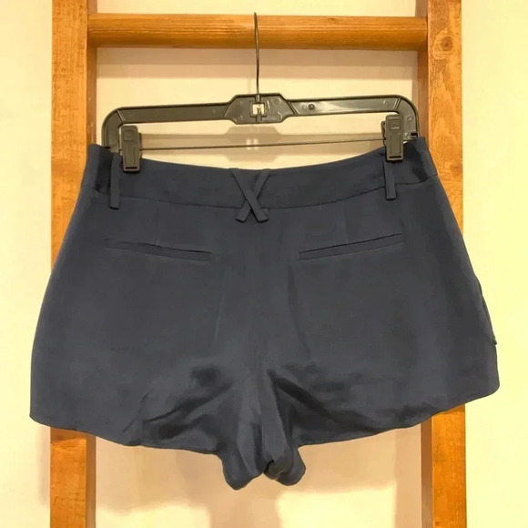 ALICE + OLIVIA NWT Navy Silk Butterfly Shorts 6 - Picture 7 of 10